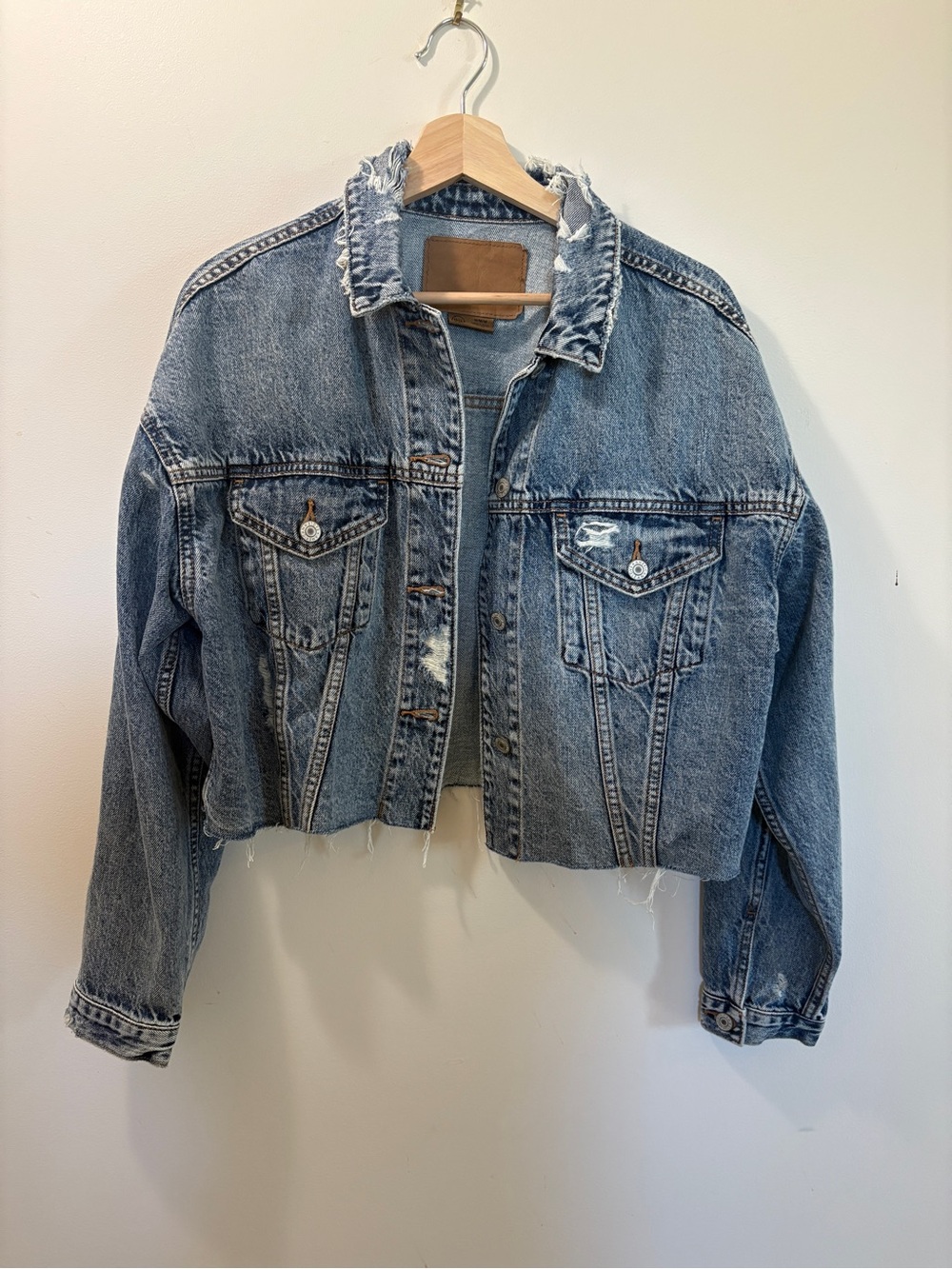 American Eagle Outfitters Cropped Distressed Denim Jacket - Light Blue